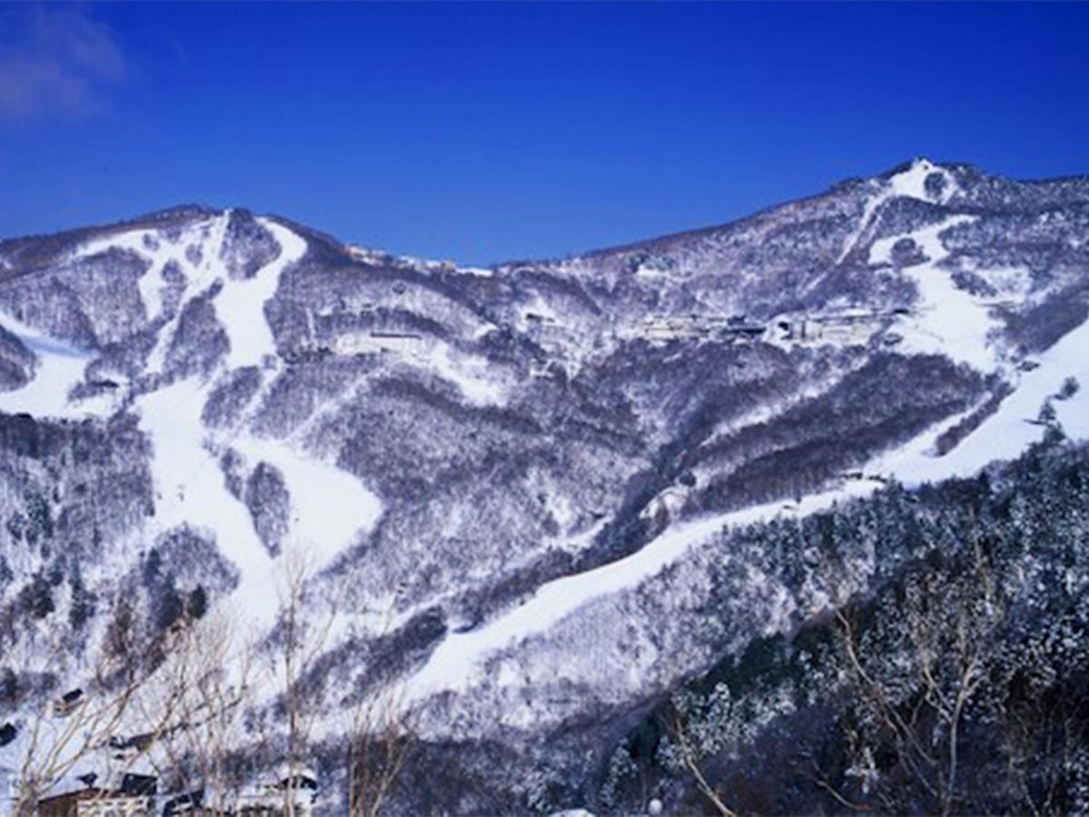 Shiga Swiss Inn Shiga Kōgen Exteriör bild