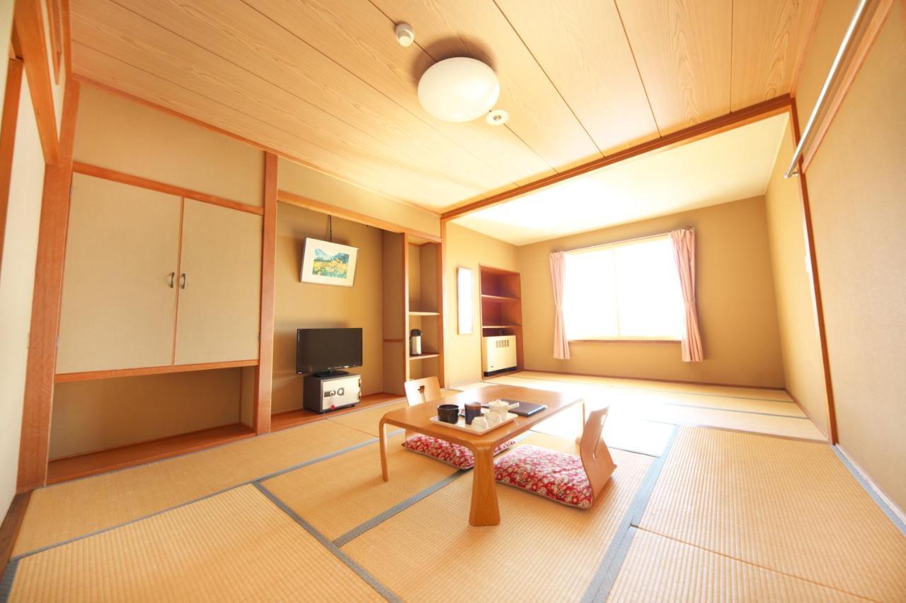 Shiga Swiss Inn Shiga Kōgen Exteriör bild