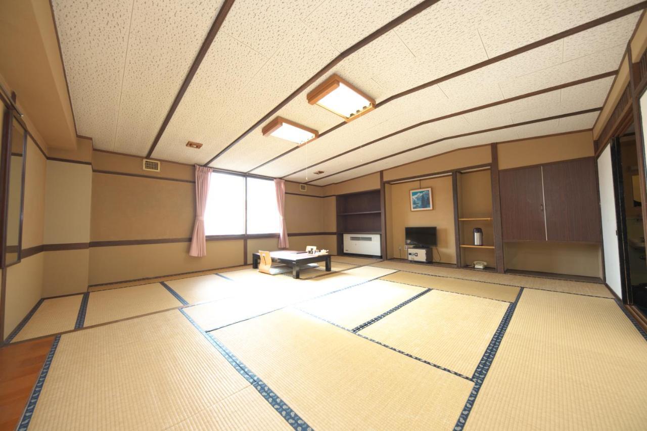 Shiga Swiss Inn Shiga Kōgen Exteriör bild