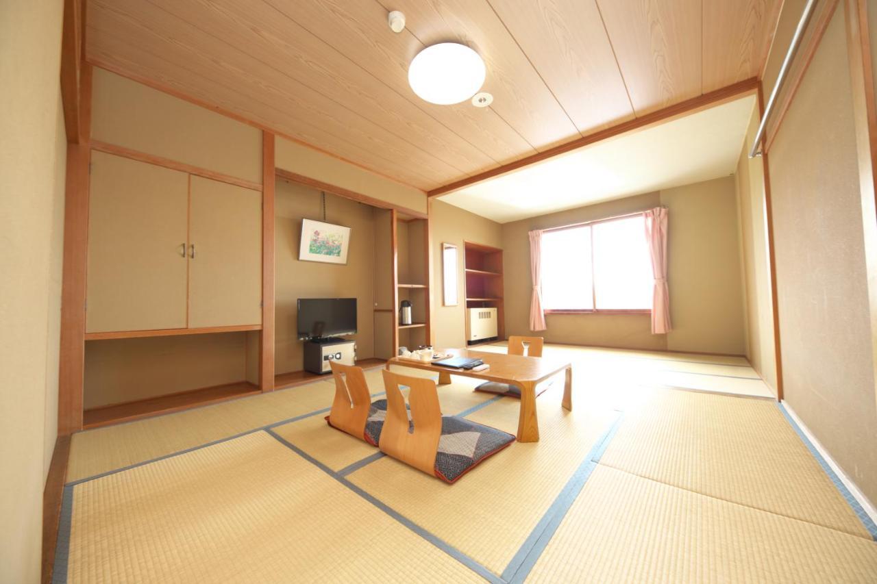 Shiga Swiss Inn Shiga Kōgen Exteriör bild